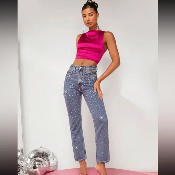 Solid Ruched Crop Satin Blouse - Picture 5 of 6